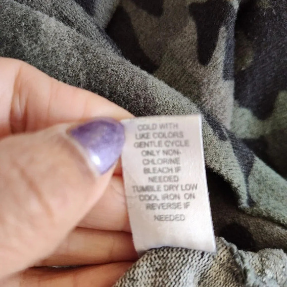 Cato Grey Green Black Camo Knit Top Women Size L Twist Front Long Sleeve - Picture 6 of 7